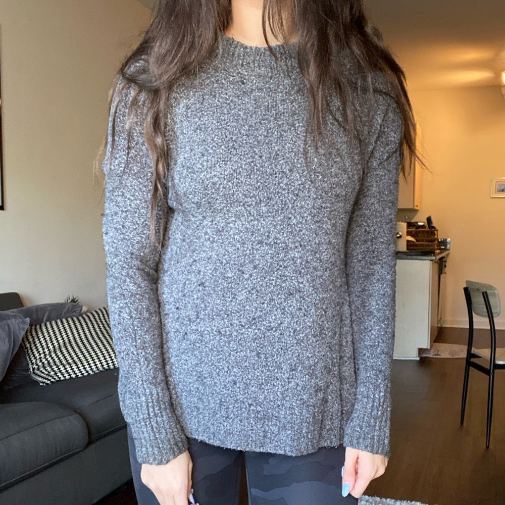 Brandy Melville Grey Crewneck Sweater